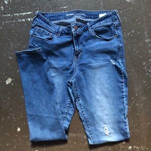 Rockstar Mid-Rise Stretch skinny jeans